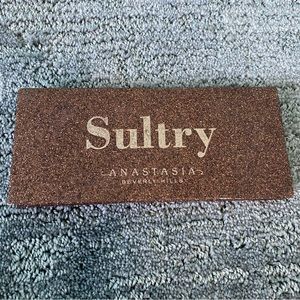 Anastasia Beverly Hills Sultry Palette